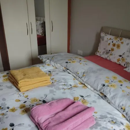 Apartment 2 Bedroom 4-6 People-coastal Comfort